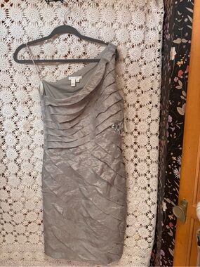 London Times One-Shoulder Silver-Grey Cocktail Dress